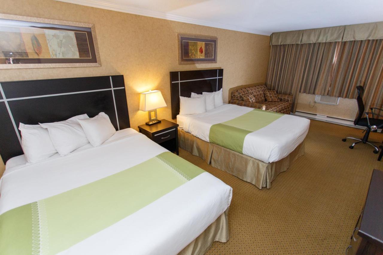 The George Dawson Inn & Conference Centre Dawson Creek Esterno foto
