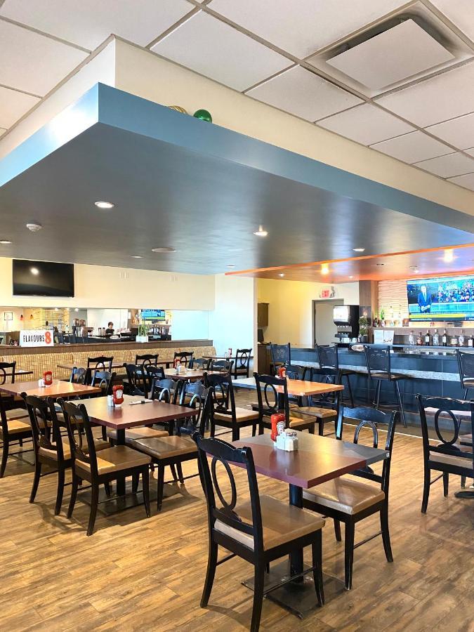 The George Dawson Inn & Conference Centre Dawson Creek Esterno foto