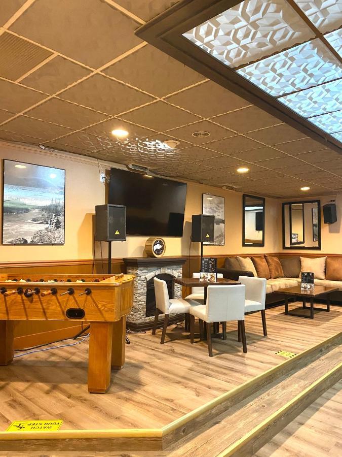 The George Dawson Inn & Conference Centre Dawson Creek Esterno foto