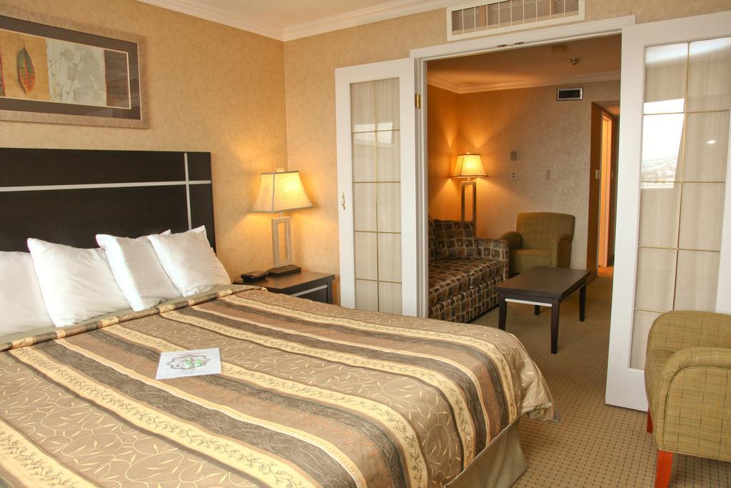 The George Dawson Inn & Conference Centre Dawson Creek Esterno foto